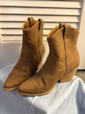 Rocky Tan Suede Western Ankle Boots